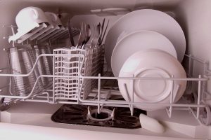 Lire la suite à propos de l’article Comment nettoyer un lave vaisselle de façon professionnelle