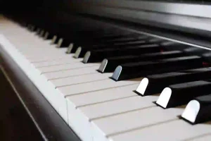 Lire la suite à propos de l’article Comment nettoyer les touches d’un piano